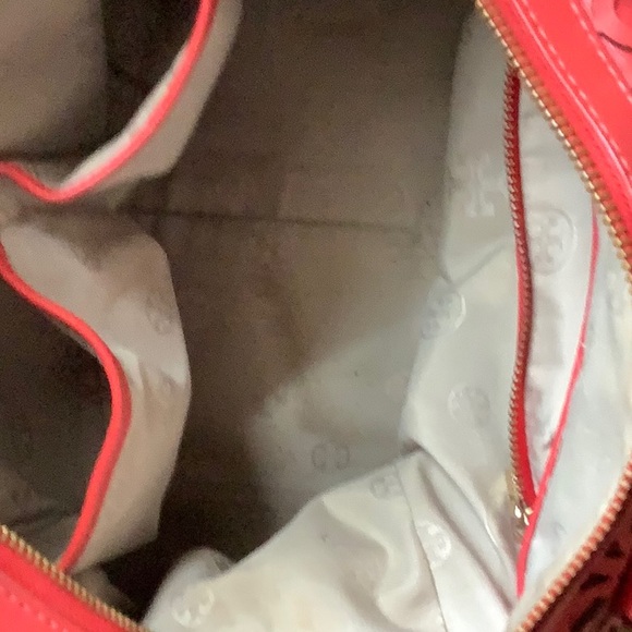 Tory Burch Robinson Middy Cutout Purse - Picture 6 of 6